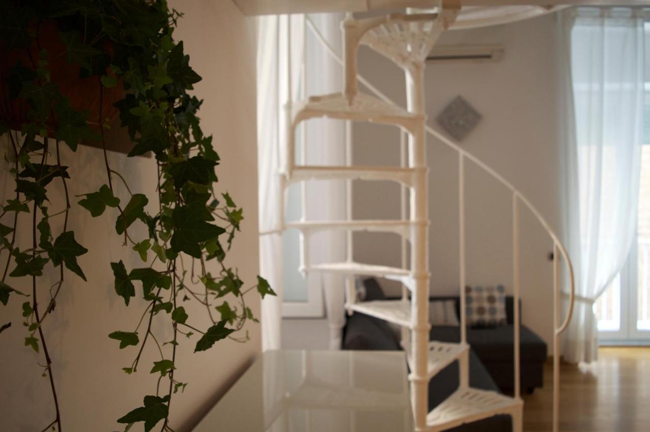 Apartment Crise Neapel